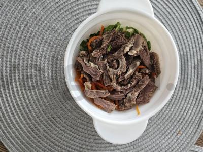 Švelnus salotas su virta jautiena ir korėjietiška morkų salotomis Žingsnis 2