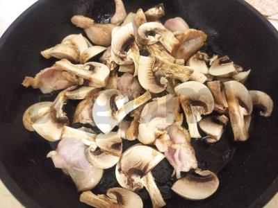 Jazminų ryžiai su vištiena ir pievagrybiais Žingsnis 3