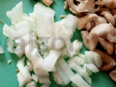 Ryžių makaronai su pievagrybiais ir špinatais Žingsnis 1