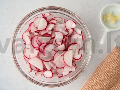 Korejiškai marinuoti ridikai Žingsnis 1