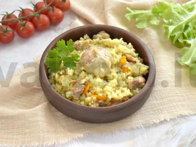 Kepama vištiena su ryžiais pagrindine nuotrauka