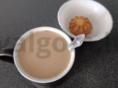 Šildantis kava su ciberžole ir likieriumi pagrindine nuotrauka