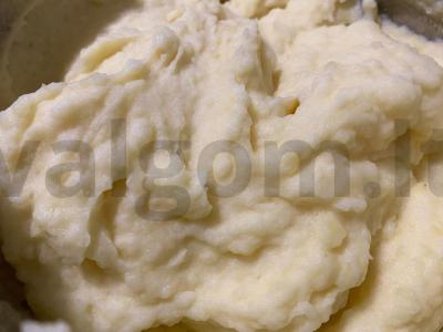 Naudingos bulvių košės su jūros druska pagrindine nuotrauka