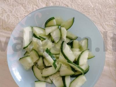 Ledinis salotas su kukurūzais ir sezamų aliejumi Žingsnis 1