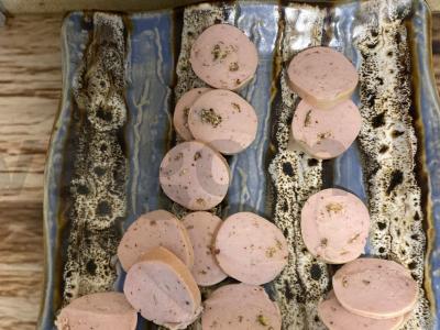 Omletas su dešrelėmis ir garstyčiomis Žingsnis 1