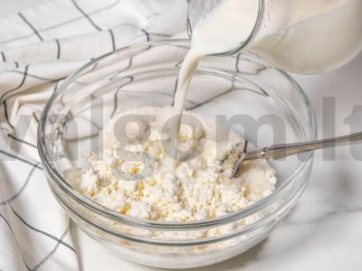 Brusnicų pyragas iš varškės tešlos Žingsnis 1