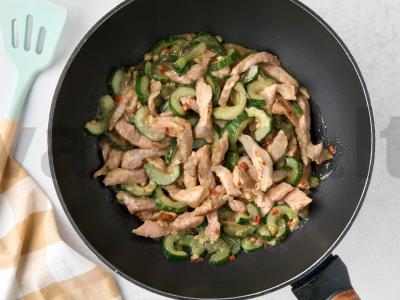 Kepti agurkai su mėsa Žingsnis 7