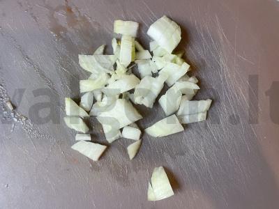 Kiaušinienė su daržovėmis ir sūriu Žingsnis 3