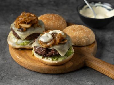 Burgeris su svogūnų padažu Žingsnis 9