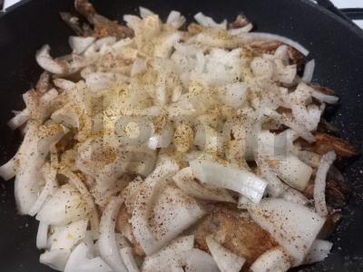 Kepta plekšnė su svogūnais Žingsnis 6