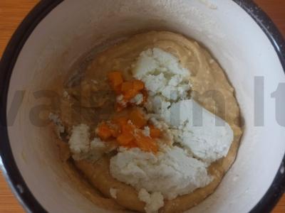 Varškės apkepas su sezamo sėklomis ir mango gabaliukais Žingsnis 5