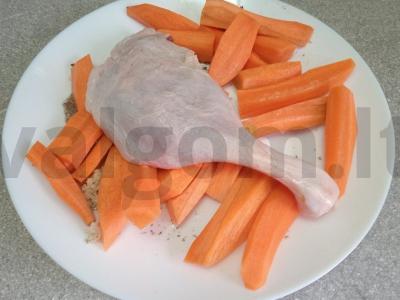 Anties šlaunelė, kepta su morkomis ir itališkais prieskoniais Žingsnis 4