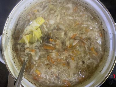 Rūgščių kopūstų sriuba su pomidorų pasta Žingsnis 1