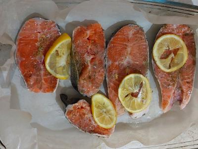 Kepta lašiša prieskoniuose Žingsnis 3