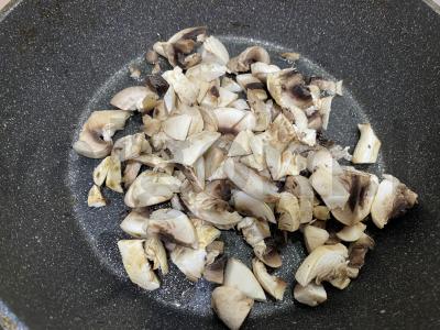 Vištienos ir grybų apkepas Žingsnis 3