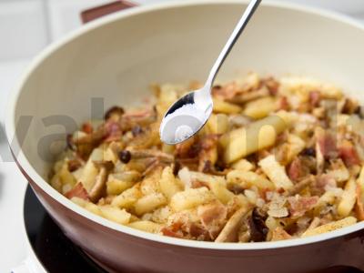 Kepta bulvė su voveraitėmis Žingsnis 6