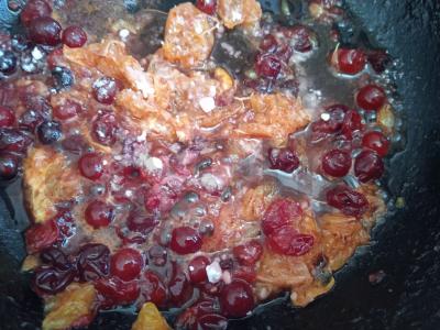 Anties šlaunelės su spanguolių-apelsinų padažu Žingsnis 5