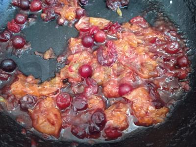 Anties šlaunelės su spanguolių-apelsinų padažu Žingsnis 6