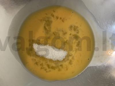 Mini mankai su kefyru ir raudonaisiais serbentais Žingsnis 1