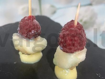 Kanarė „Avietinė aistra“ pagrindine nuotrauka