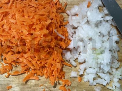 Vištienos sriuba su vermišeliais ir bulvėmis pietums Žingsnis 3