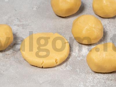 Sausainiai su širdelėmis iš džemo Žingsnis 4