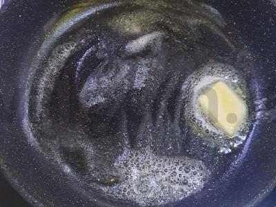 Kiaušinių blynai su daržovėmis ir sūriu Žingsnis 2