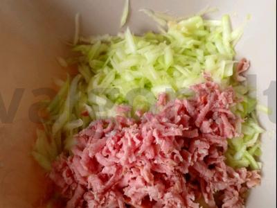 Cukinijų blynai „Išskirtiniai“ su dešra Žingsnis 4