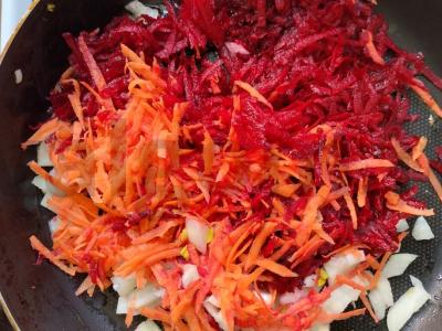 Skani barščiai su rūgštynėmis ir kiaušiniu Žingsnis 3