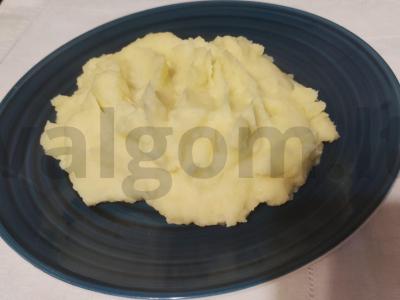 Bulvių košė su kiaušiniu ir sviestu pagrindine nuotrauka