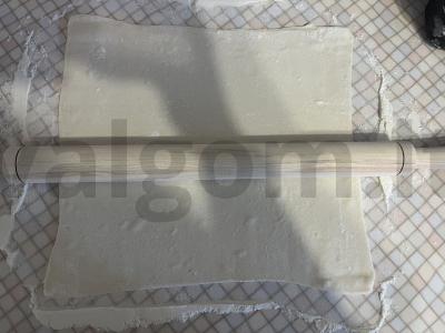 Sluoksniuoti traškūs vokeliai su sūriu Žingsnis 6