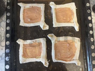 Sluoksniuoti traškūs vokeliai su sūriu Žingsnis 10