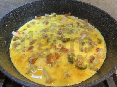 Omletas su bekonu ir daržovėmis Žingsnis 8