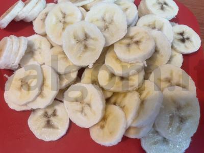 Greitas tortas iš sausainių su bananas Žingsnis 2
