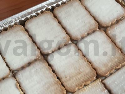 Greitas tortas iš sausainių su bananas pagrindine nuotrauka