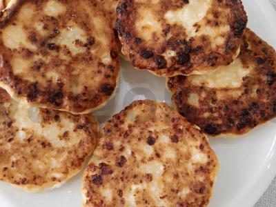 Sūrio blynai su šokoladu pagrindine nuotrauka