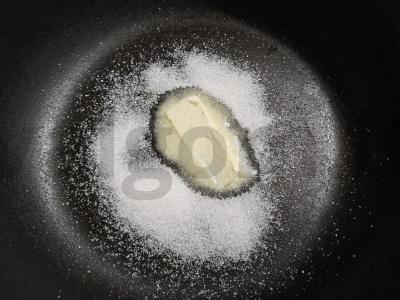 Sluoksniuota bandelė su karamelizuotais obuoliais Žingsnis 1