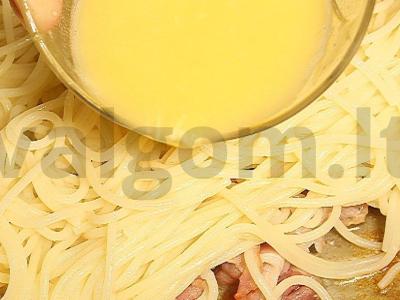 Pasta karbonara „Italų šefų paslaptis atskleista“ Žingsnis 7