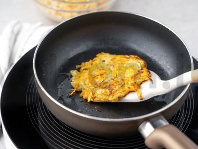 Cukinijų ir moliūgų blynai su padažu Žingsnis 3