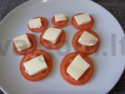 Caprese su džiovintais bazilikais Žingsnis 2