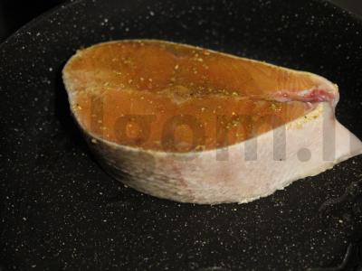 Sotūs lašišų salotos su kukurūzais Žingsnis 1