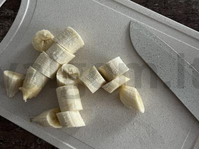 Pieno kokteilis su bananais ir ledais Žingsnis 1