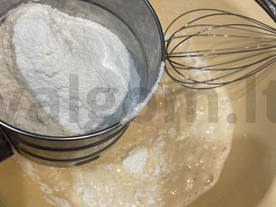 Blynai iš grikių miltų su kondensuotu pienu Žingsnis 4