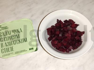 Salotos su daržovėmis, silke ir chuka dumbliais Žingsnis 5