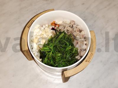 Salotos su daržovėmis, silke ir chuka dumbliais Žingsnis 9