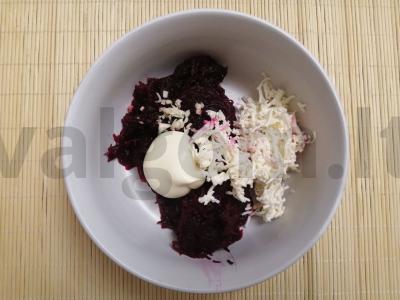 Burokėlių užkandžių rutuliukai su lydytu sūriu Žingsnis 5