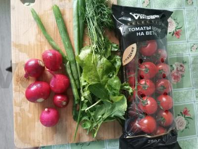 Vyšnių pomidorų ir ridikėlių salotas Žingsnis 1