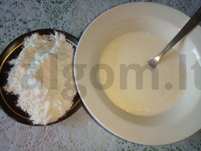 Skani pica keptuvėje iš grietinės ir majonezo pagrindo Žingsnis 2