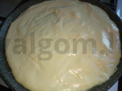 Skani pica keptuvėje iš grietinės ir majonezo pagrindo Žingsnis 3