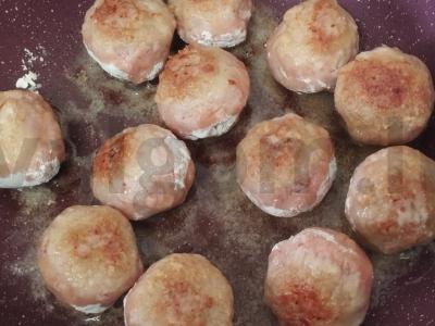 Koldūnai aštriame pomidorų padaže Žingsnis 5